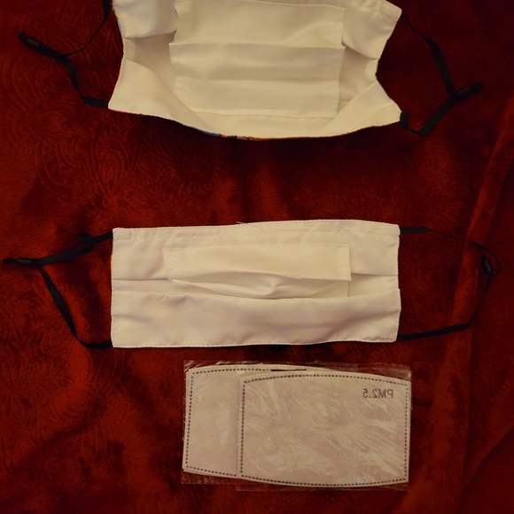 NWT BOBS BURGERS FACE MASK ADULT SIZE ONE SIZE FITS ALL - Picture 2 of 4